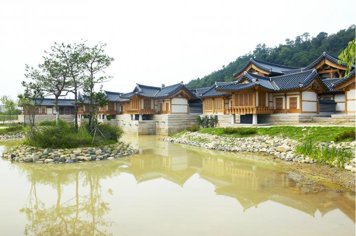 Exterior, Ragung, Gyeongju