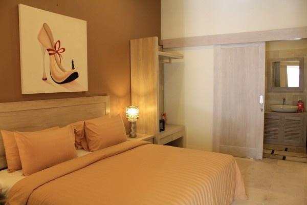 Pool-view suite bedroom, Mahamaya Boutique Resort