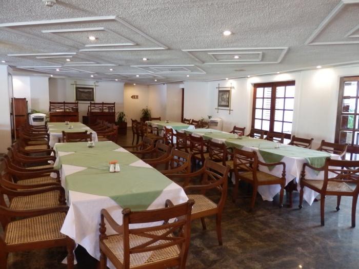 Restaurant, Mahaweli Reach