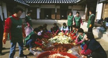 Kimchi-making class, Seoul