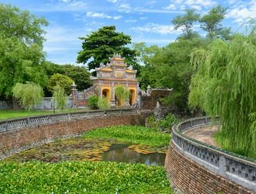 Palace gardens, Hue