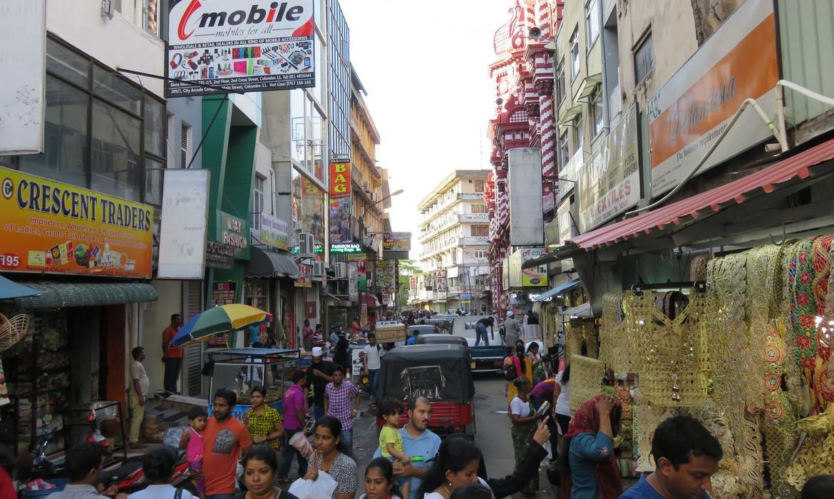 Busy street, Colombo