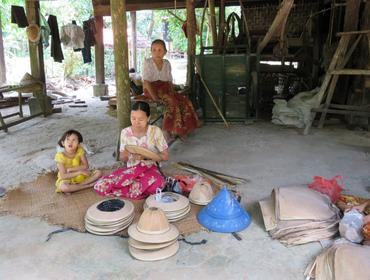 Hat makers, Bilu Island