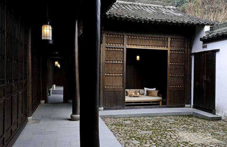Courtyard, Amanfayun
