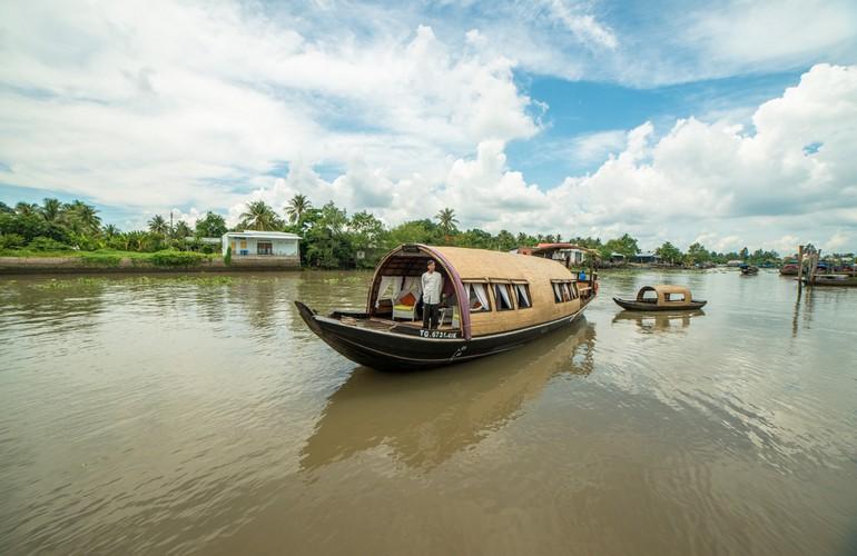 Cruising, Song Xanh Sampan