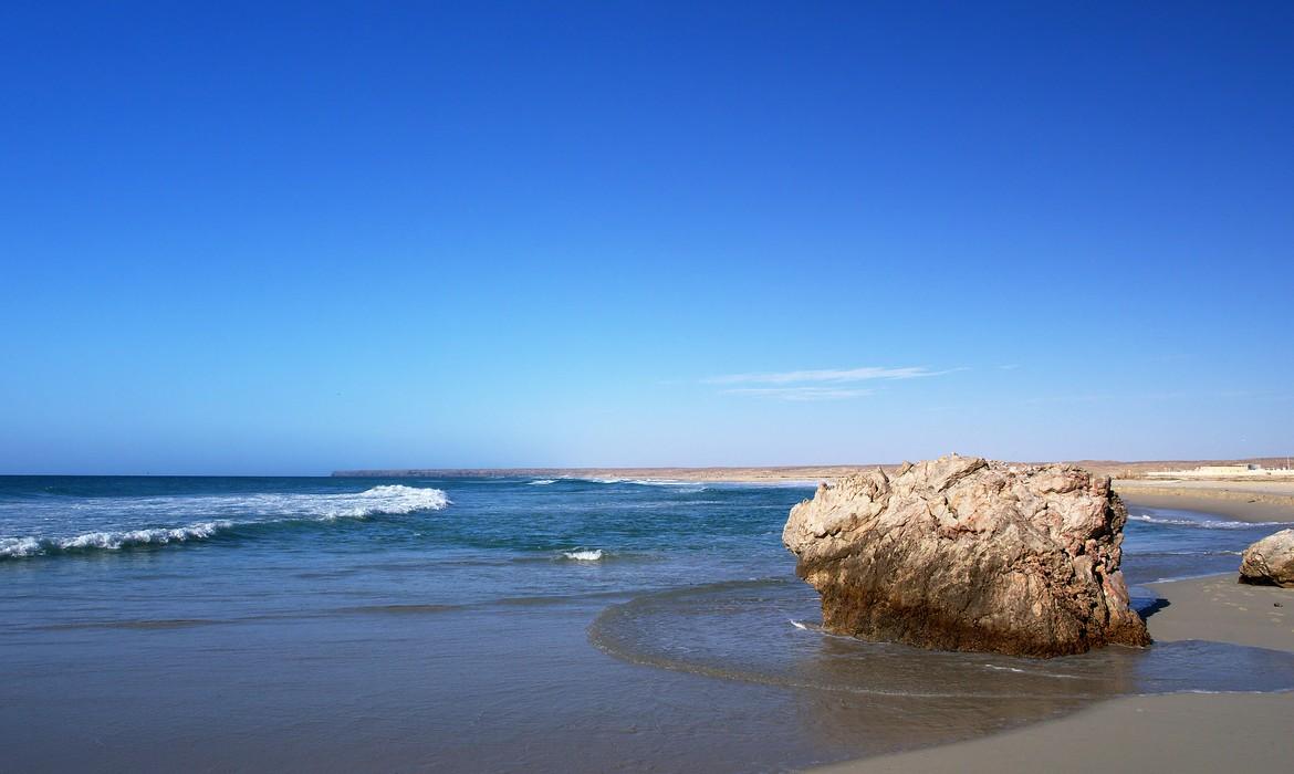 Beach, Ras Madrakah