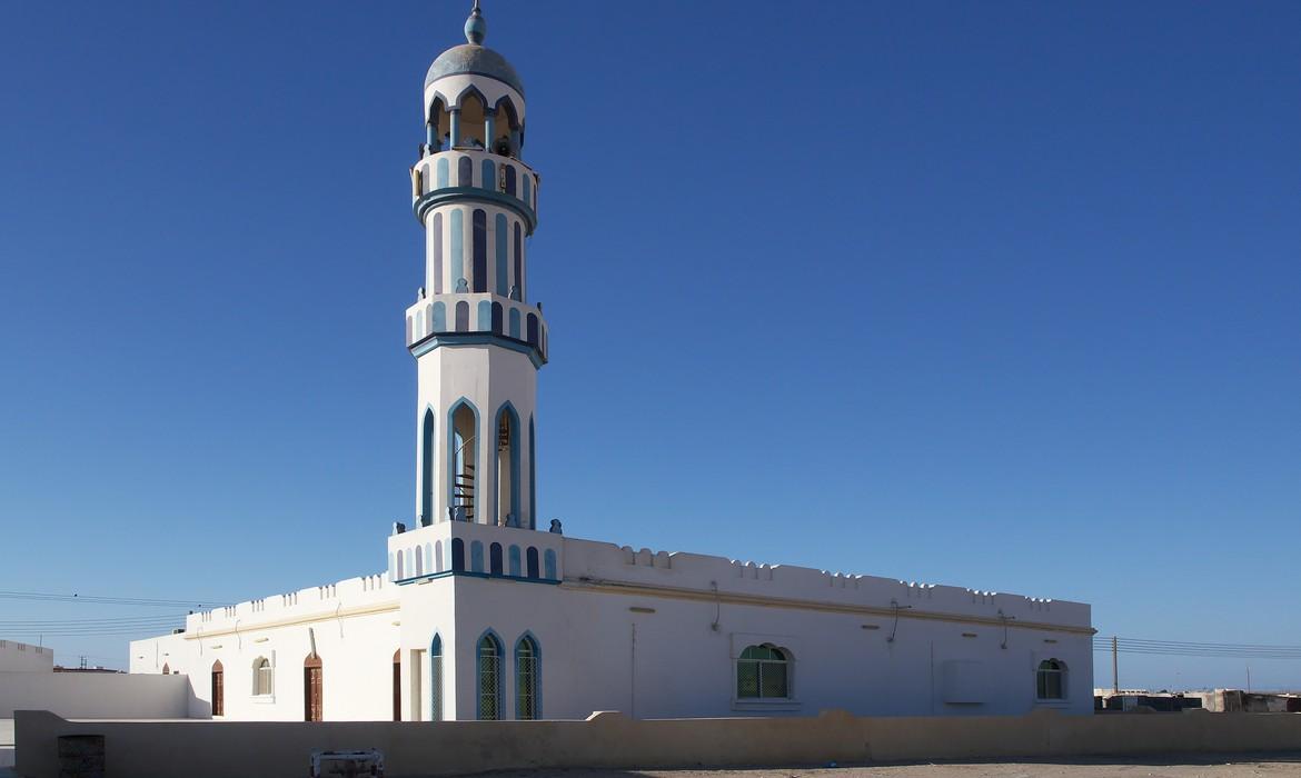 Mosque, Ras Madrakah