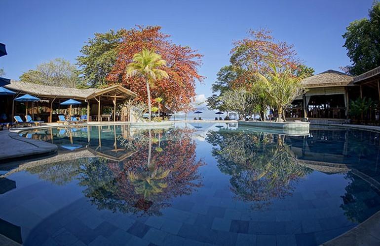 Swimming pool, Siladen Resort & Spa