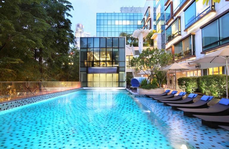 Swimming pool, Park Regis Singapore