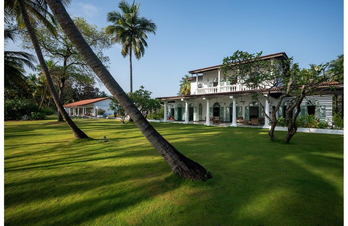 Lawns, Kalkudah Beach House