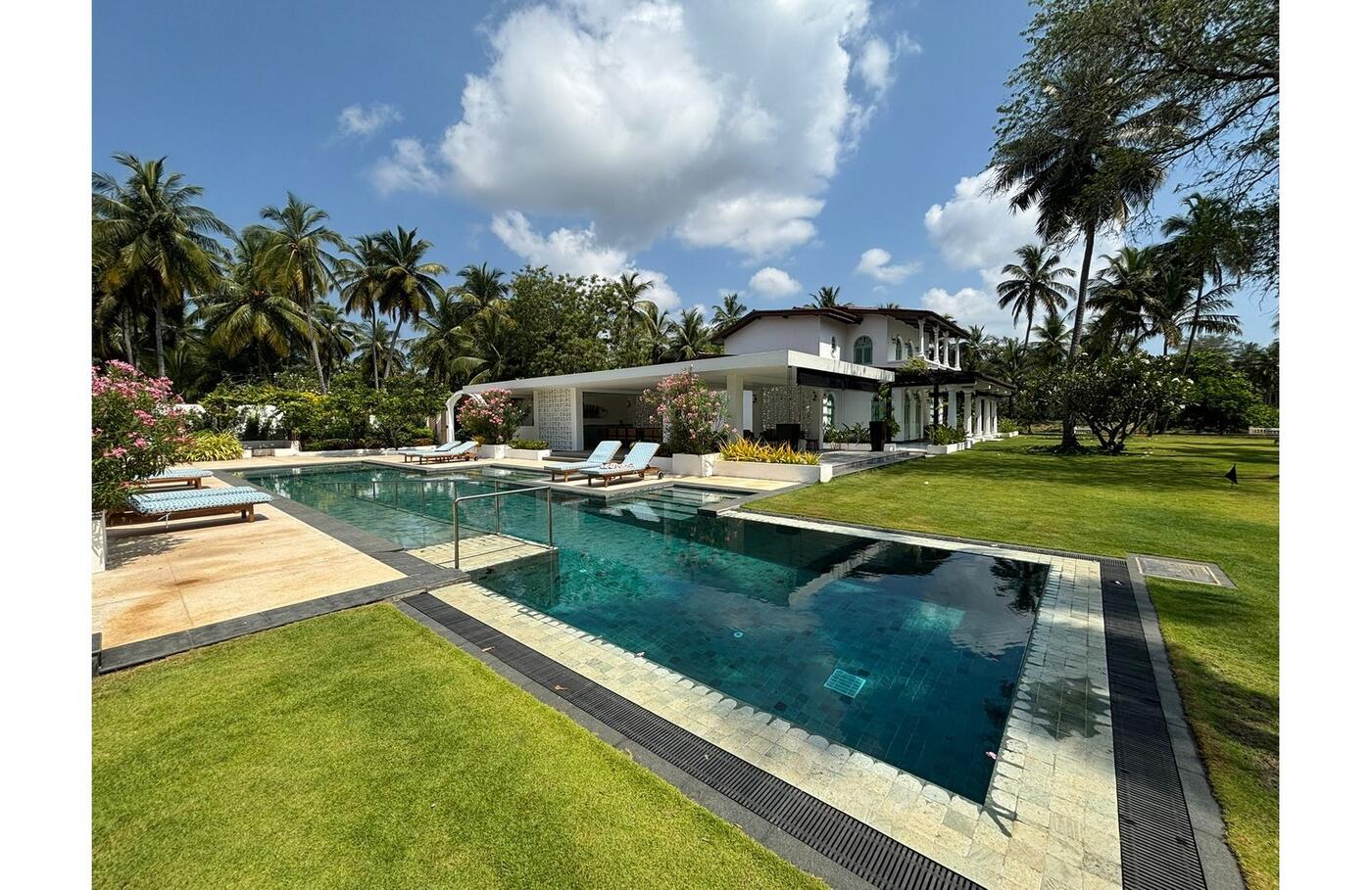 Swimming Pool, Kalkudah Beach House