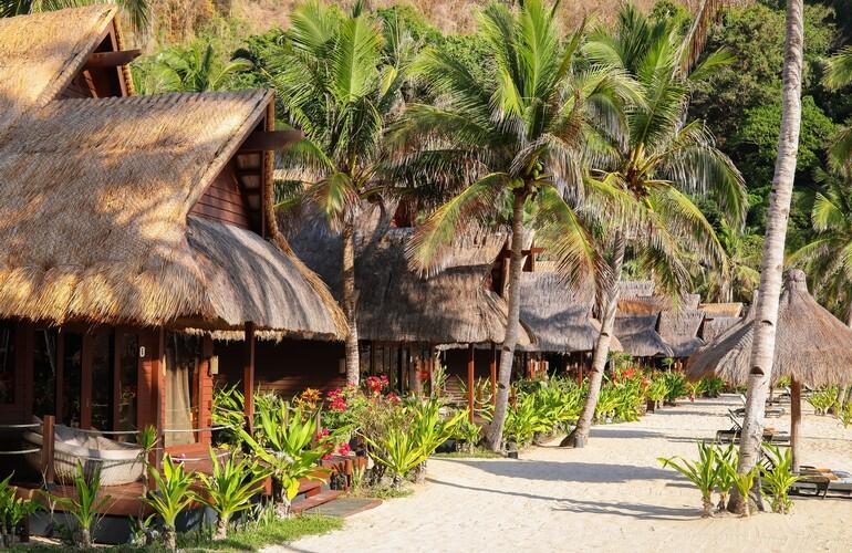 Beach View Villa, Cauayan Island Resort