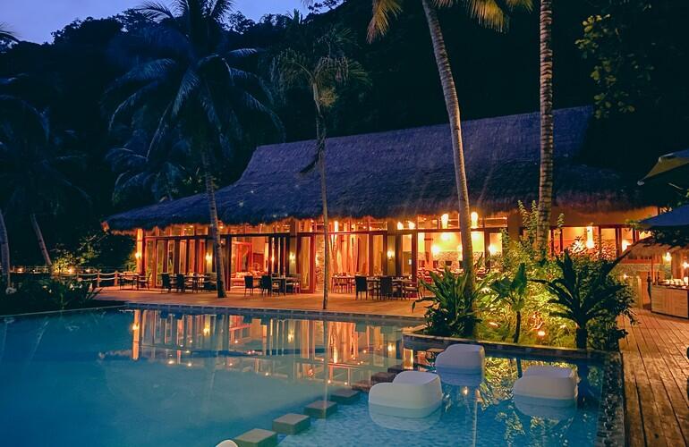 Cauayan Restaurant, Cauayan Island Resort