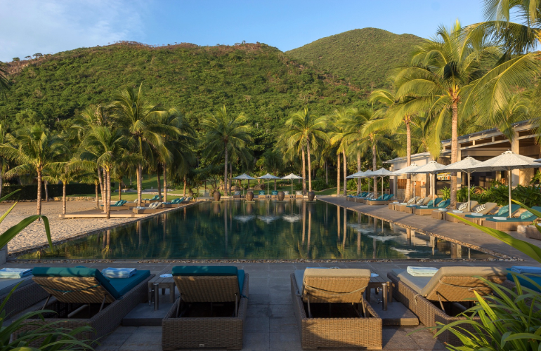 Kitchen by the Sea, Pool