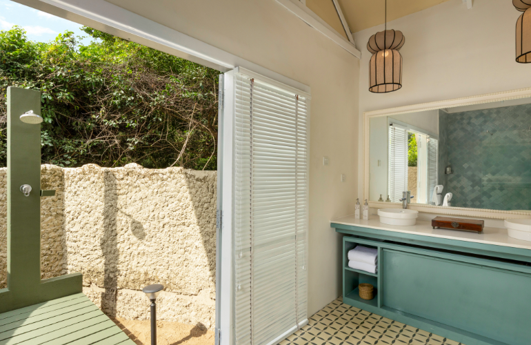 Beach Cabin Bathroom, Jungle Beach an Uga Experience